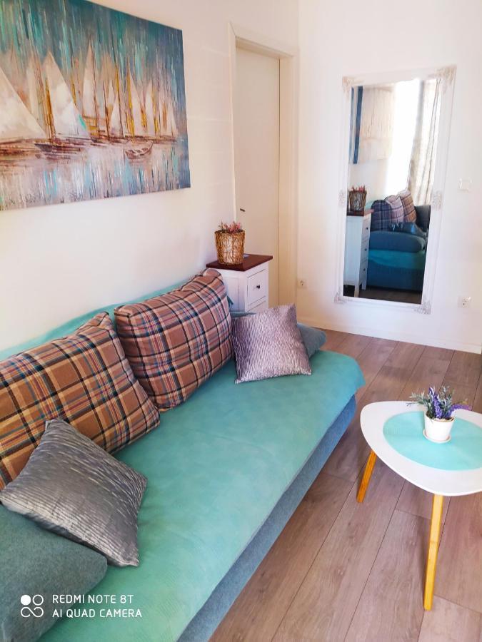 Apartmani Ana Вир Екстер'єр фото
